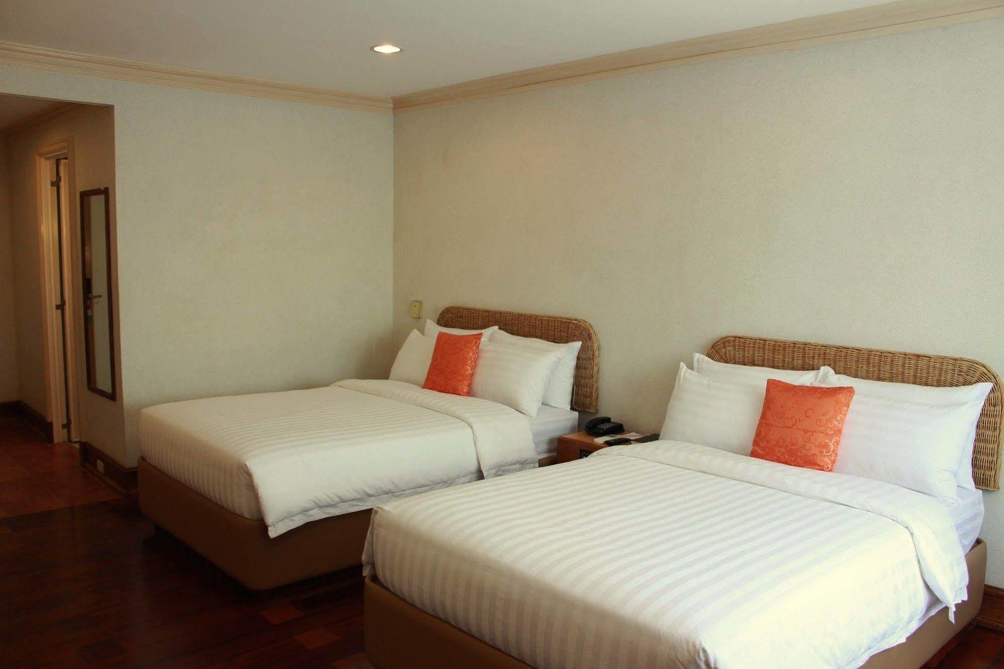 The Legend Palawan Hotel Puerto Princesa Exterior foto