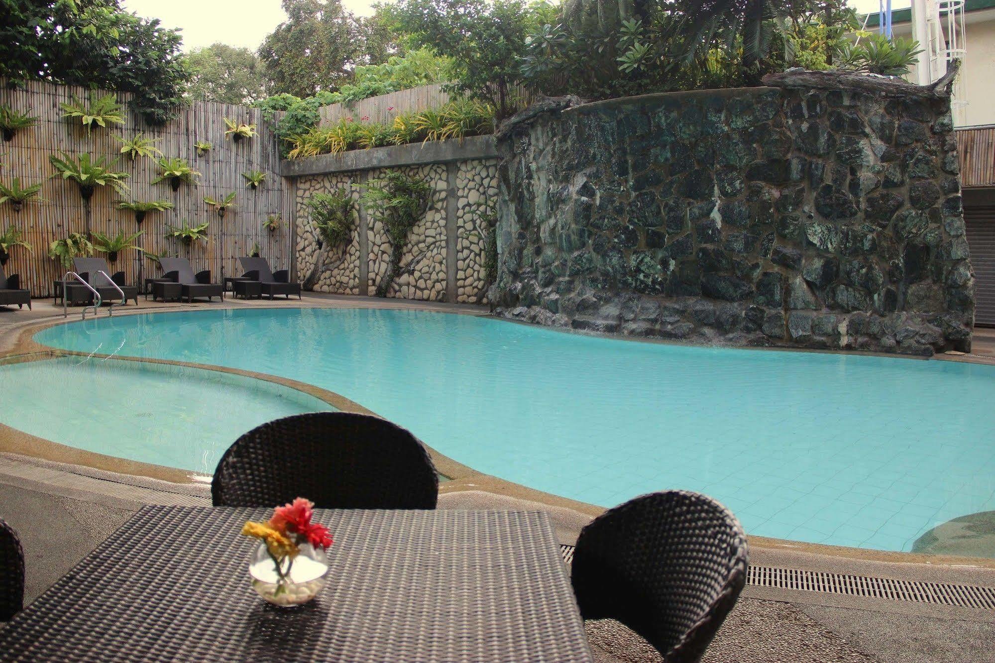 The Legend Palawan Hotel Puerto Princesa Exterior foto