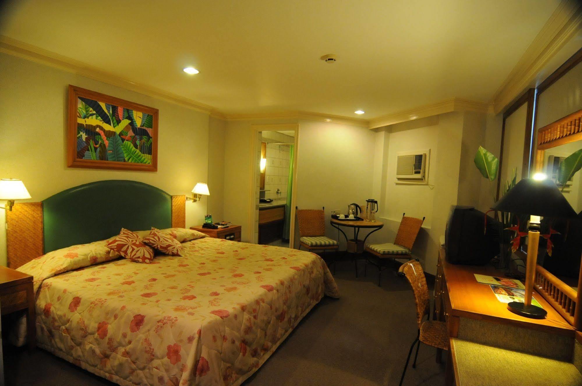 The Legend Palawan Hotel Puerto Princesa Exterior foto